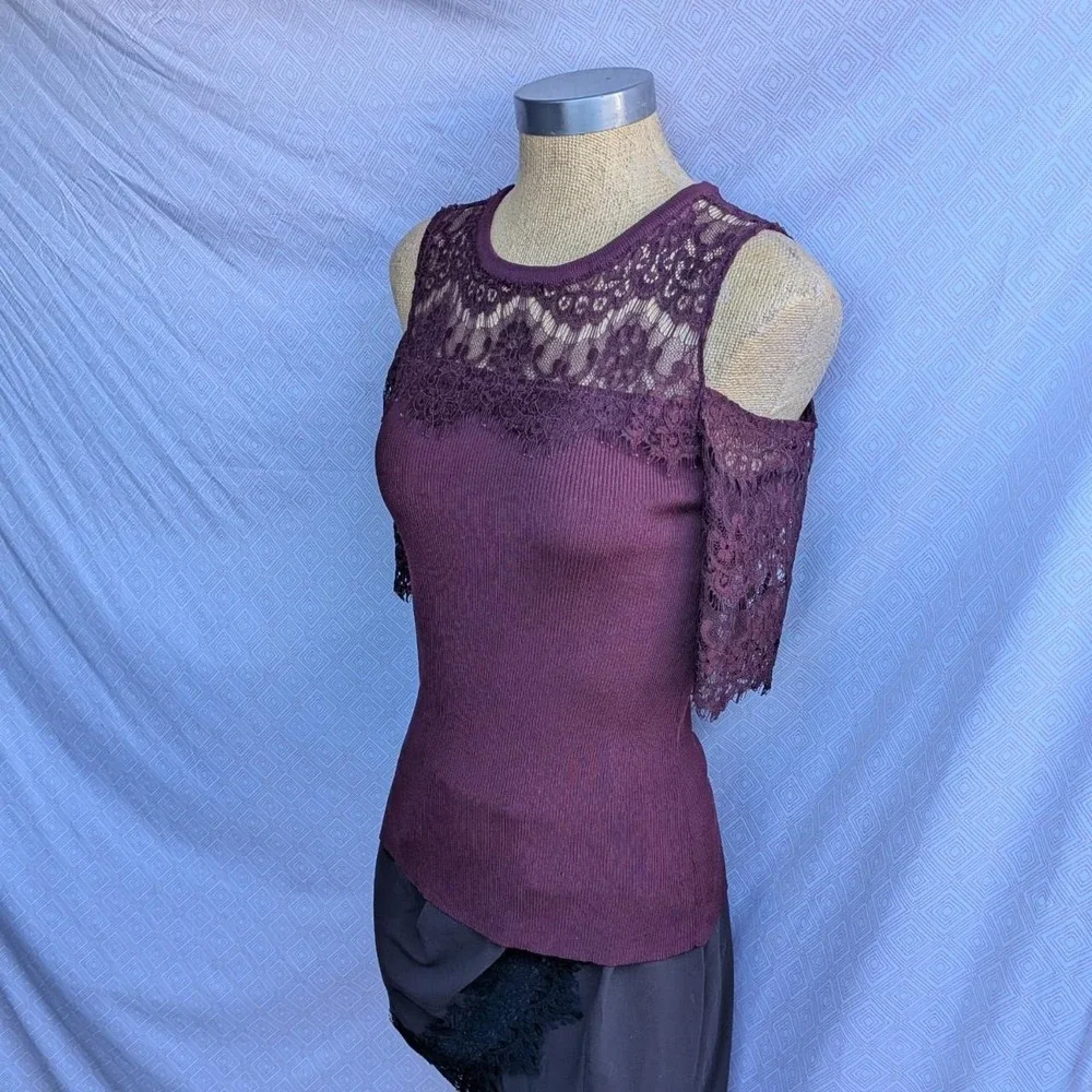 INC International Concepts Blouse Women Burgundy Excellent Lace Cold Shoulder M